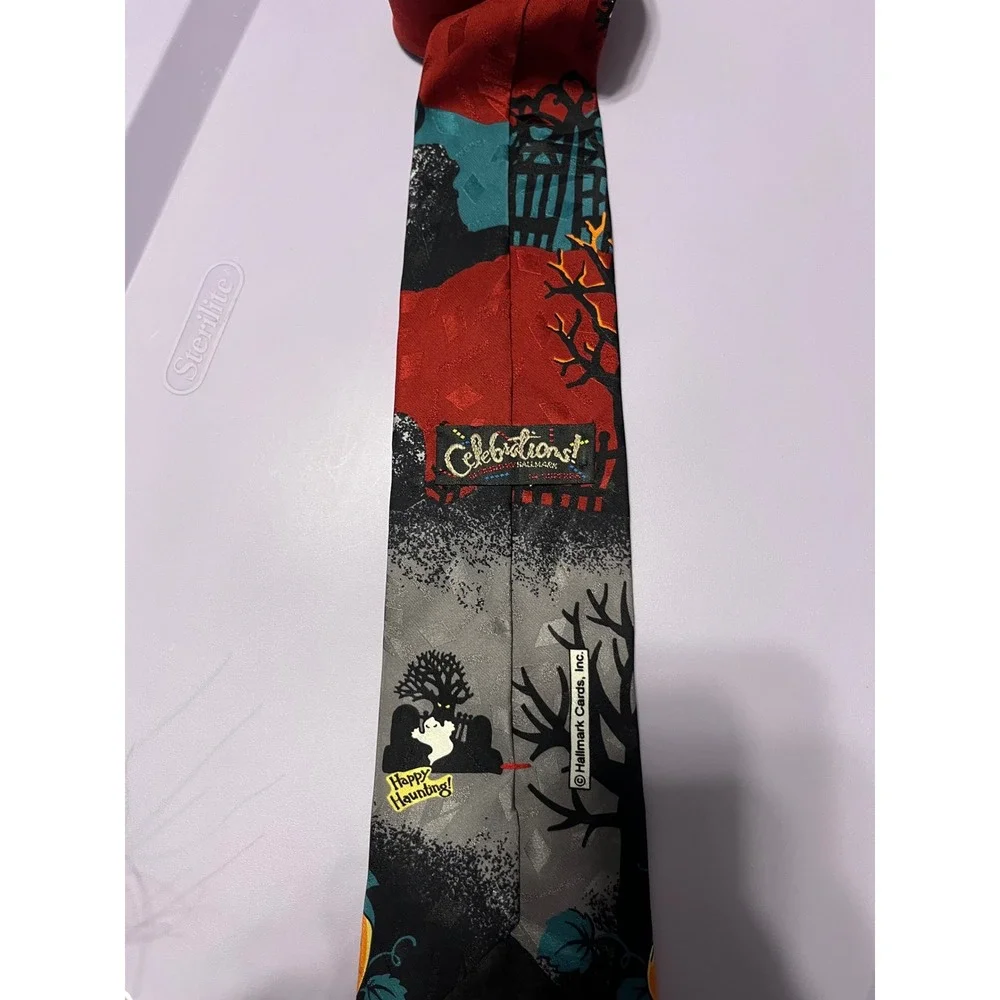 Celebrations by Hallmark Mens Halloween Silk Tie Graveyard Ghost Pumpkin 57x4